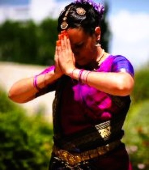 dasi praying